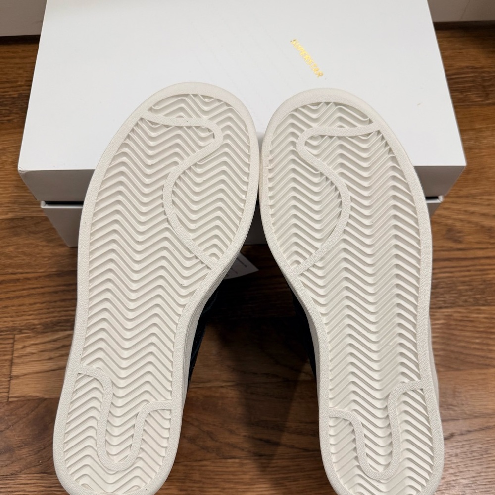 Adidas Originals Superstar XLG - Black and Gold - Picture 3 of 11